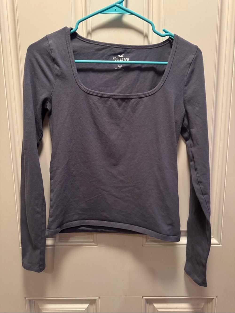 Hollister Women's Long-Sleeve Square-Neck Top in Blue